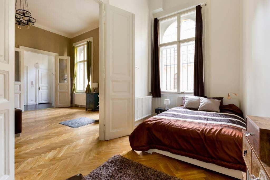 The Suite Mondain Apartment Budapest Exterior photo